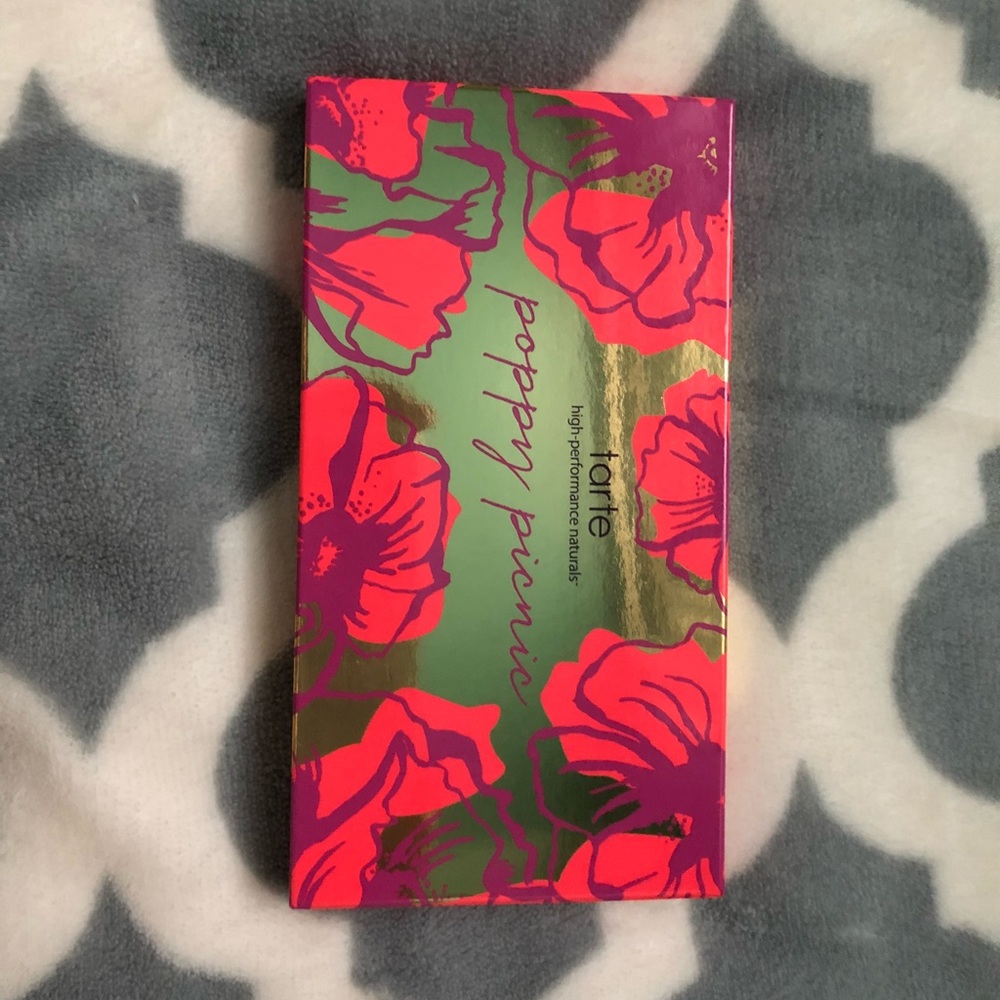 Tarte Poppy Picnic: Eye and cheek Palette